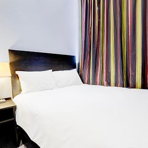 Camera standard con letto king size
